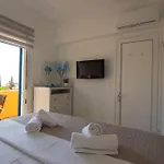 Le Petit Refuge 2 Floor Maisonette With Seaview
