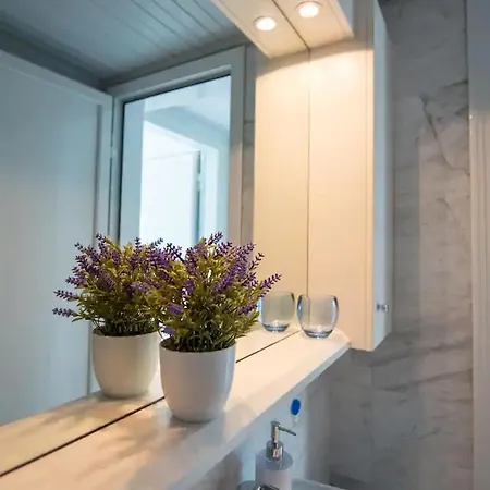 Le Petit Refuge 2 Floor Maisonette With Seaview أرخانجلوس