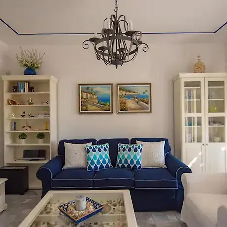 Le Petit Refuge 2 Floor Maisonette With Seaview