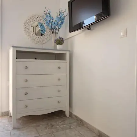 Le Petit Refuge 2 Floor Maisonette With Seaview Feriehus