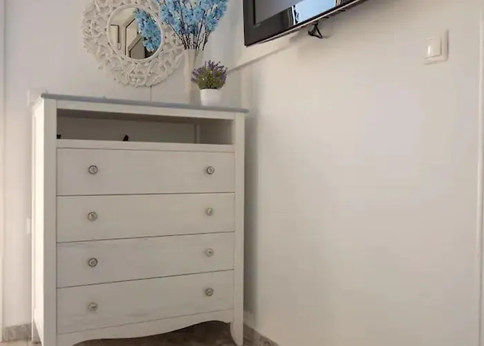 Le Petit Refuge 2 Floor Maisonette With Seaview בית נופש