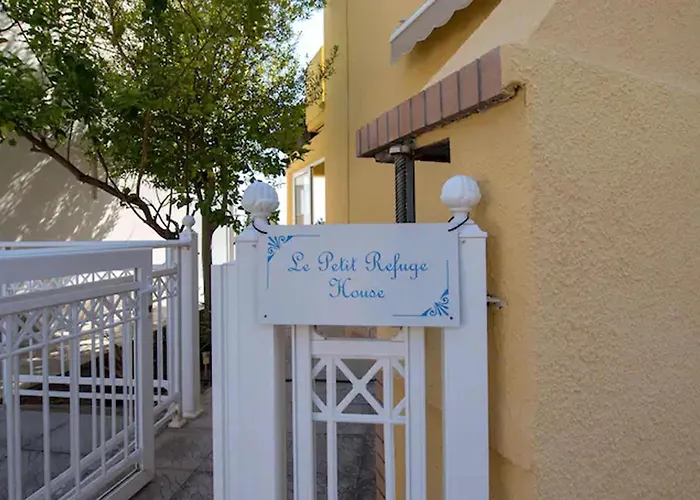 Le Petit Refuge 2 Floor Maisonette With Seaview *