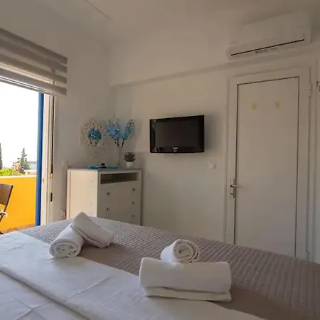 Le Petit Refuge 2 Floor Maisonette With Seaview